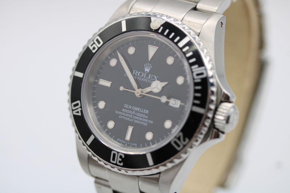Rolex Sea-Dweller 16600 Image 2
